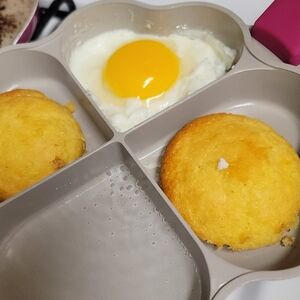 Heart-Shaped Non-Stick Egg and Pancake Pan